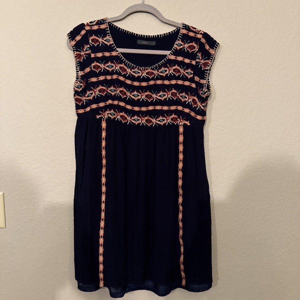 THML Embroidered Babydoll Dress Womens Size Large Blue Lined Above Knee EUC‎